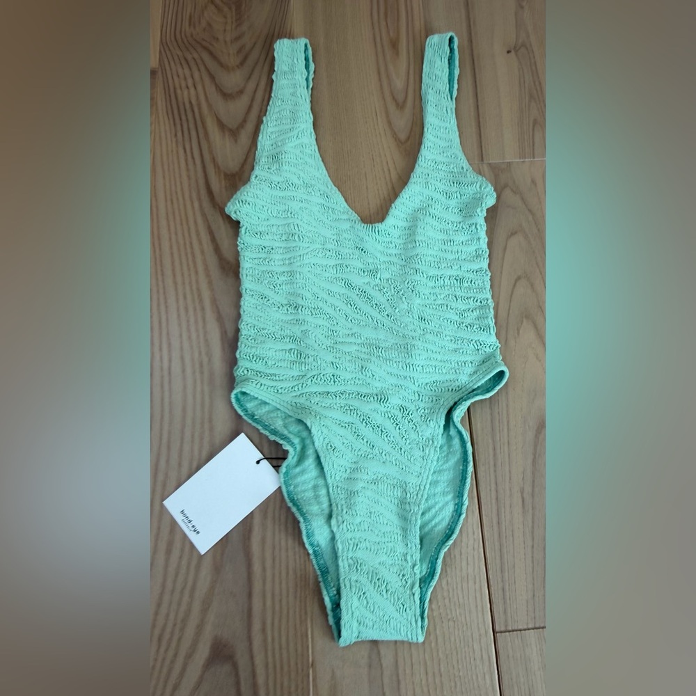 New Bond-eye Mara One-piece Women's Swimsuit NWT One Size Ribbed